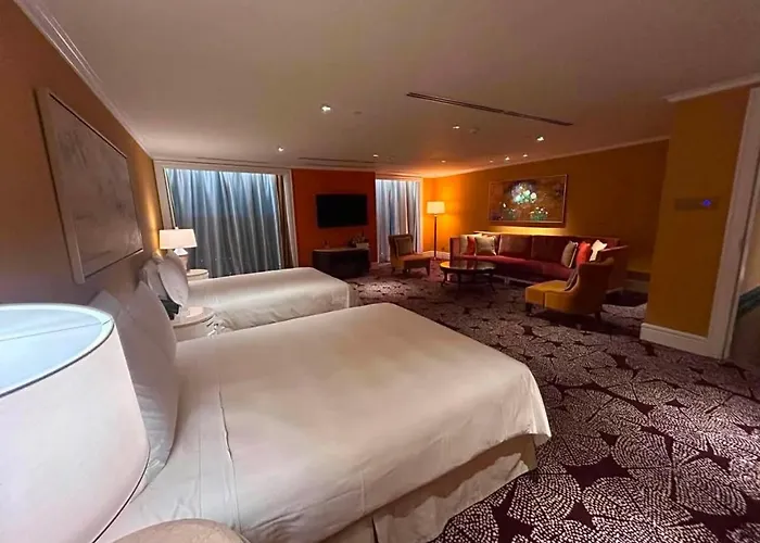 Hotel Sky Okada Manila